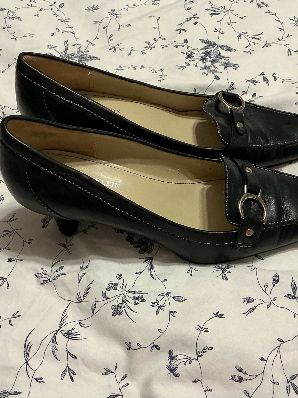 Anne Klein Vintage Black Leather Heeled Loafers